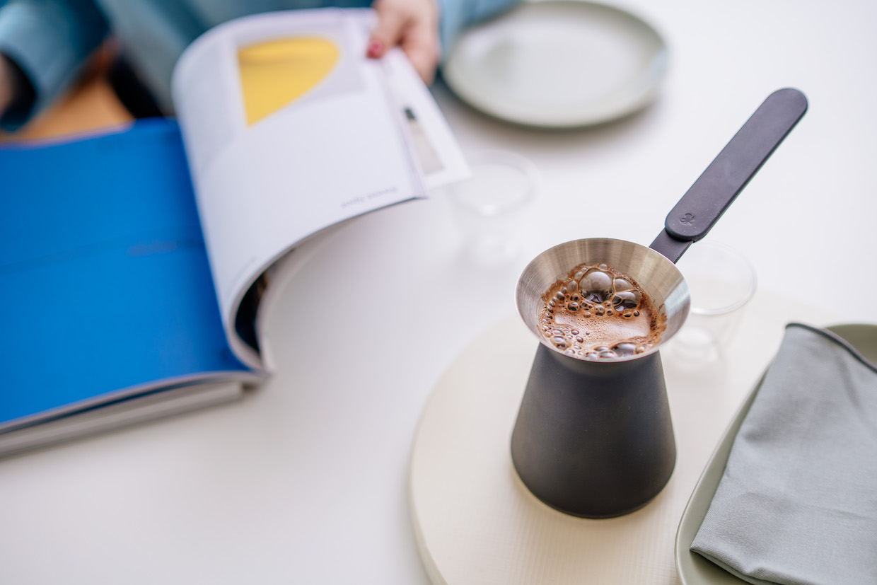 Černá moderní džezva – Goat Story Otto | Lázeňská káva